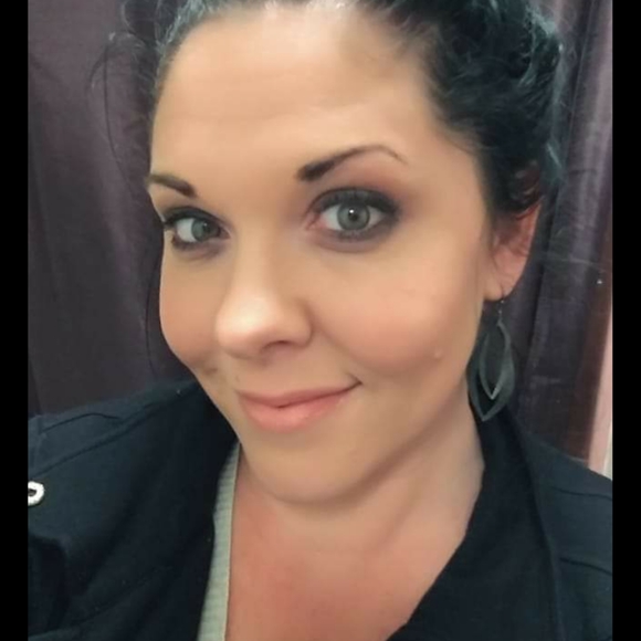 Meet your Posher, Shea - Picture 3 of 8